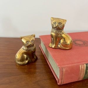 Vintage Solid Brass Cats With Floral Collar Detail (Pair)